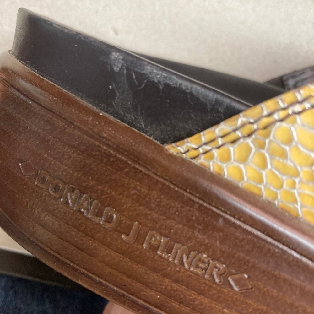 EUC Donald J. Pliner Sandals - Picture 6 of 8